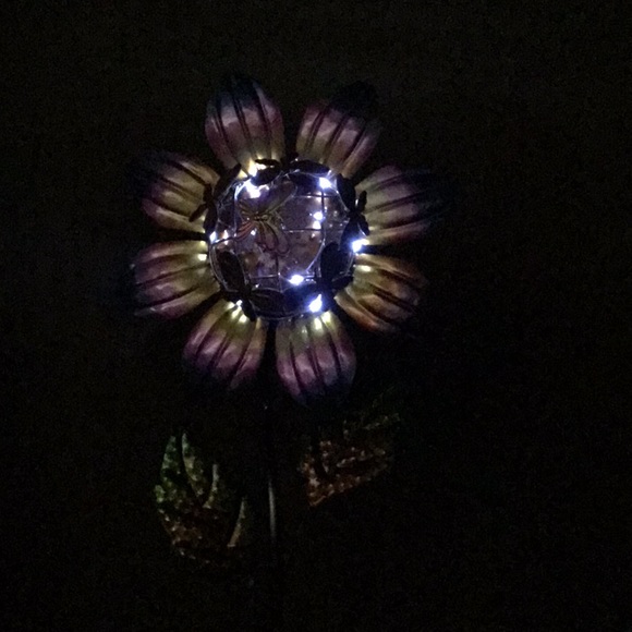 FLASH SALE Solar Flower Garden Pick - Picture 4 of 4